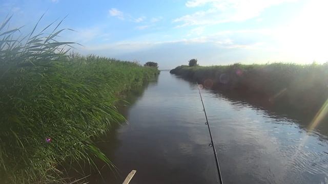 Судак на джиг в лиманах Темрюка смотреть онлайн