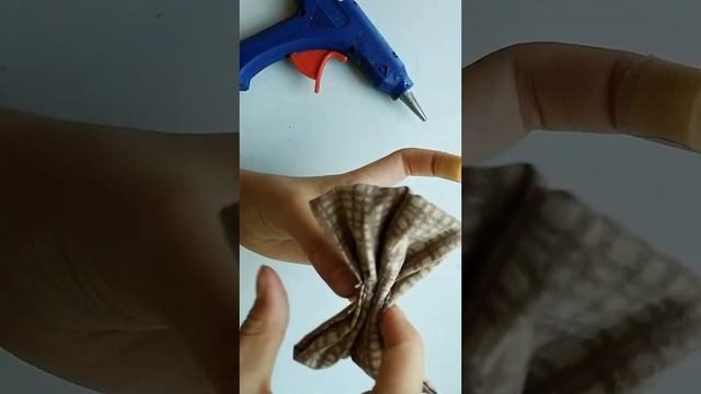 Как сделать самому заколку бантик. смотреть онлайн