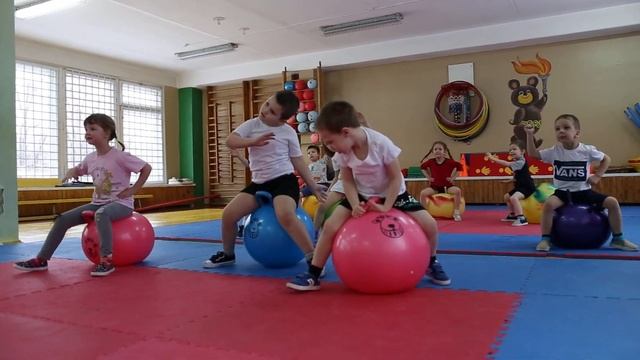 ФИТБОЛ-ГИМНАСТИКА ДЛЯ ДЕТЕЙ С ТЯЖЁЛЫМИ НАРУШЕНИЯМИ РЕЧИ 3–4 ЛЕТ смотреть онлайн