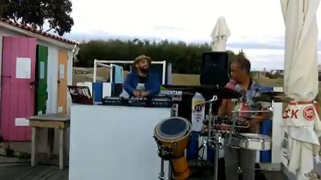 Camane percussionista w John Gorbera Bar o Moinho 2017 1 смотреть онлайн