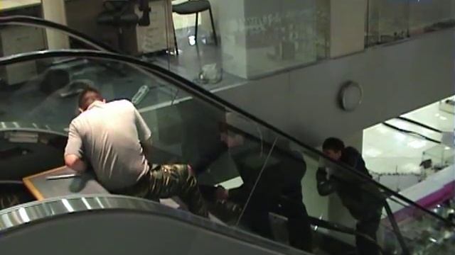 Замена поручня эскалатора ТЦ Пассаж г Барнаул смотреть онлайн