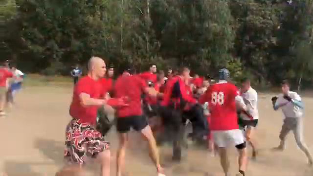 Мои друзья утверждают что я скучно живу) смотреть онлайн