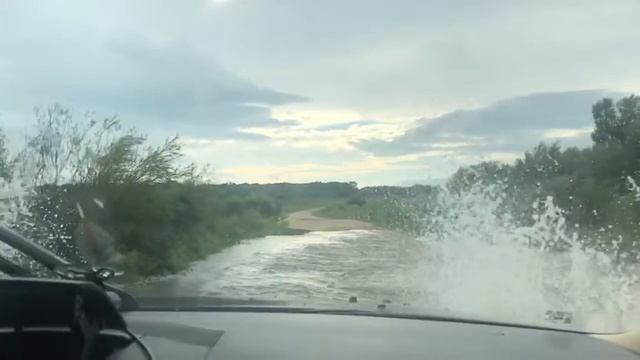 VW Touareg V10 TDI in water смотреть онлайн