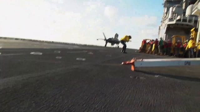 F-35 Live Fire GAU-22 • USS Makin Island смотреть онлайн