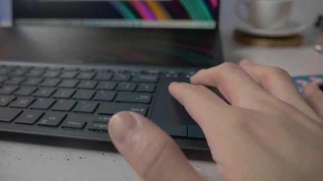 [評測] Zenbook Duo UX482 終極評測! 雙屏好好用，創作者文書樣樣掂，但係就係咁簡單? (CC中文字幕) смотреть онлайн