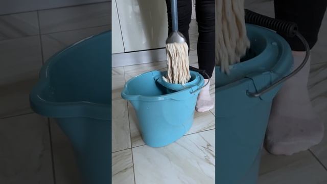 Чистый пол в считанные минуты с набором для уборки Spin&Clean смотреть онлайн