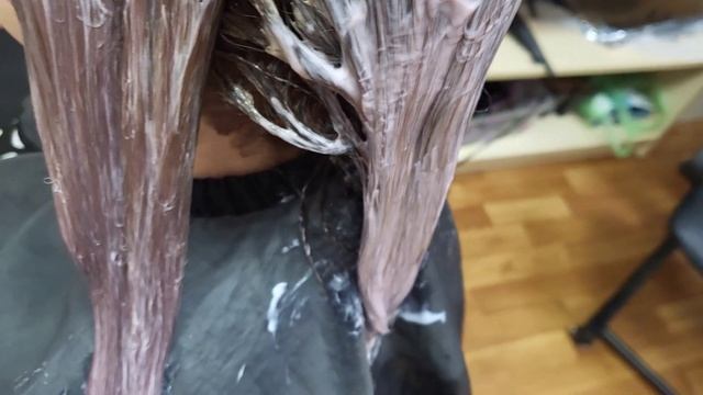 Растяжка цвета. Притемнение корней и пепельно- розовый блонд по длине??? . смотреть онлайн