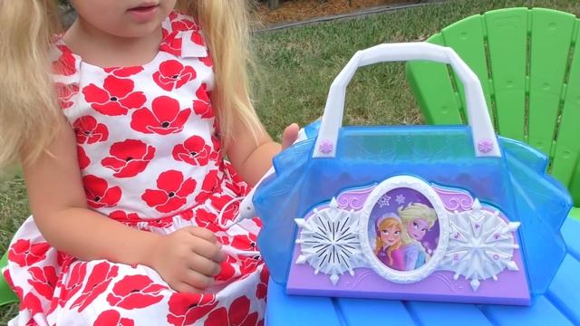Roma And Diana Pretend Play With Playhouse For Kids