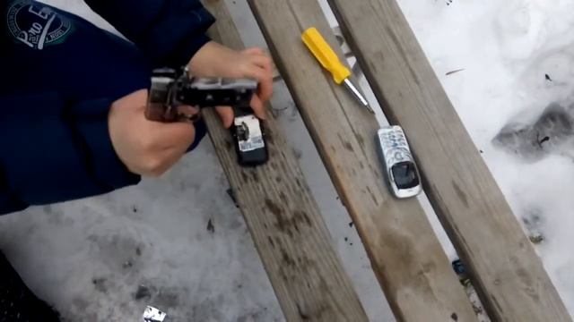 Какой крепкий телефон Nokia или Samsung кнопочные смотреть онлайн