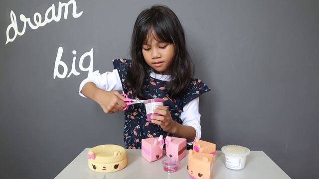 Ikis Unboxing Num Noms Decorating Cake squishy...YUMMM!! смотреть онлайн