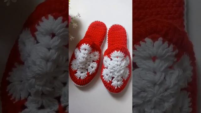 Показывают свои недовязы. Довязываю вязаные тапочки крючком. Вязаная обувь.Crochet slippers. смотреть онлайн