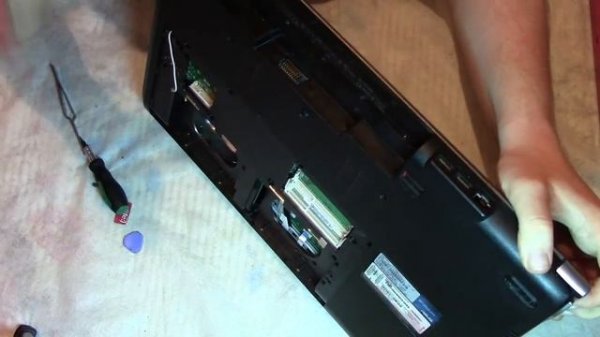 ASUS N73S - Разборка / Disassembly ASUS N73S