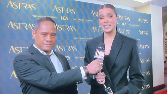 HAILEE STEINFELD w/ TYRONE TANN - 2024 Hollywood Creative Alliance’s ASTRA Film Awards смотреть онлайн