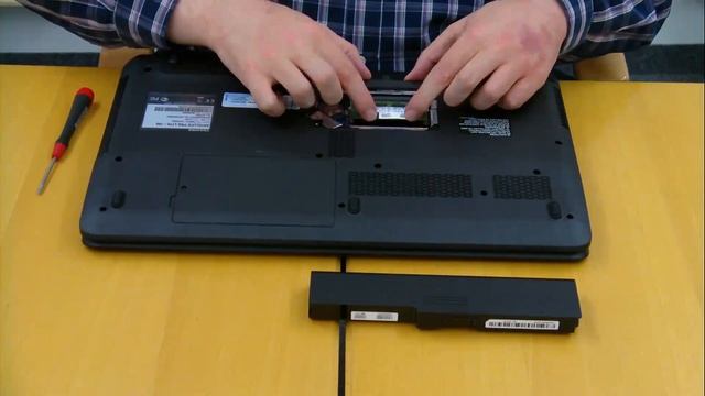 Toshiba серии L770: Замена памяти смотреть онлайн