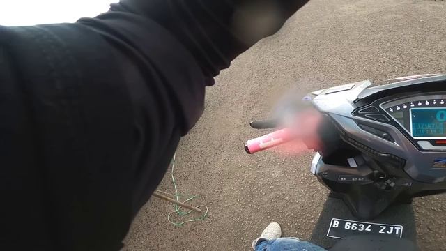 VARIO VATRICK BORE UP 210CC vs KAWASAKI ZX25R 4 SILINDER смотреть онлайн