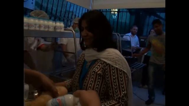 Ифтар -- благотворителна вечеря в джамията "Баня Баши" в София смотреть онлайн