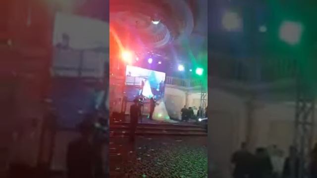 Самый красивый выход Молодоженов смотреть онлайн