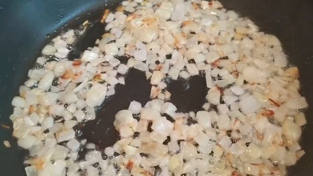 Праздничный ужин. Куриные крылышки с картошкой. Фаршированные шампиньоны. Лаваш с двумя начинками. смотреть онлайн