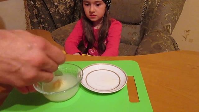 просто дурачимся )) на канале сабинка + делаем пузыри и жвачку из сыра смотреть онлайн