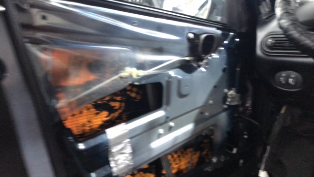 Chevrolet Niva шумоизоляция - комфорт теперь едва ли не лучше, чем у многих авто премиального уровня смотреть онлайн