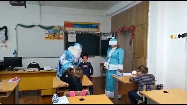 Поздравление от Деда Мороза и Снегурочки смотреть онлайн