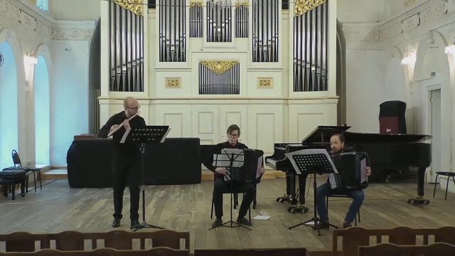 И.С.Бах. Музыкальное приношение: Ричеркар а3, Трио-соната c-moll в 4х частях. смотреть онлайн