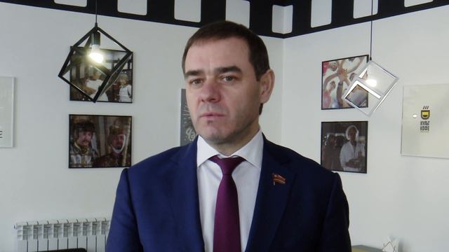 Александр Лазарев вручил благодарственные письма областного парламента медикам Южноуральска смотреть онлайн