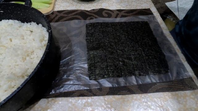 РОЛЛЫ В ДОМАШНИЙ УСЛОВИЯХ. ПОШАГОВЫЙ РЕЦЕПТ смотреть онлайн