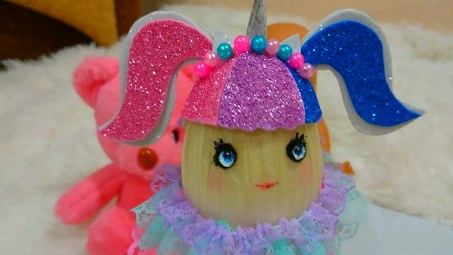 Лиза делает ПАСКУ из лёгкого пластелина.   История праздника ПАСХА для детей от ЕДИНОРОЖКИ