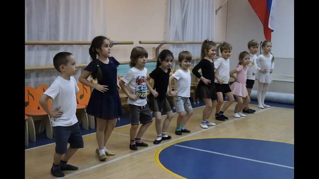 Мастер-класс по классическому танцу в Школе "Морозко". Педагог: Лебединская Вероника Геннадьевна смотреть онлайн