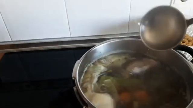 ИСПАНСКИЙ СУП PUCHERO.НИКАКИХ БЫЧЬИХ ХВОСТОВ.ВЫГОНЯЕТ С КУХНИ.?PUCHERO/APRENDIENDO COSINA ESPAÑOL/ смотреть онлайн