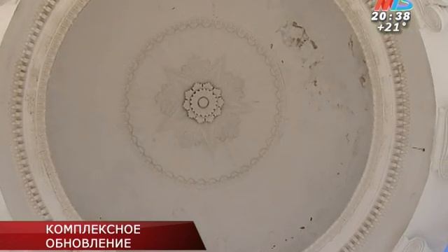 На набережной продолжается реконструкция главной лестницы, обрамляющих колонн и смотровых площадок смотреть онлайн