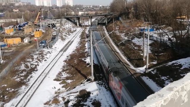 Синий Эпим по снегу! Электровоз ЭП1М 489 с поездом №381С Грозный-Москва. смотреть онлайн