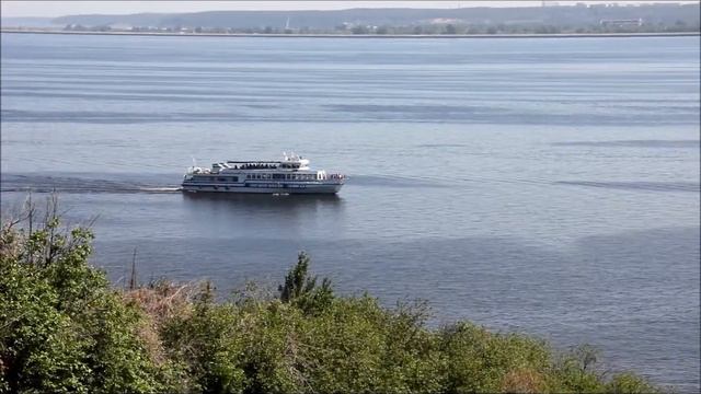 Теплоход Московский 20 в Ульяновске 1 06 2014г смотреть онлайн