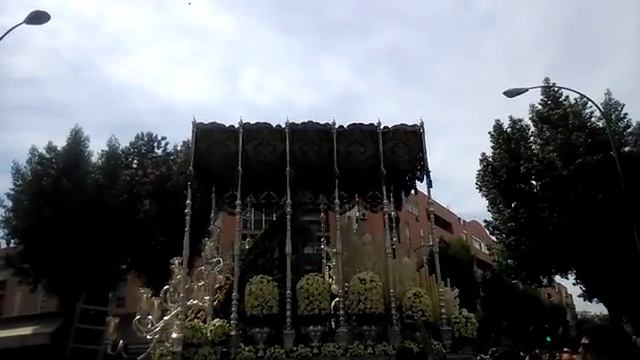 Ntra. Sra. de las Mercedes entrando en Diego de la Barrera. Lunes Santo 2014 смотреть онлайн