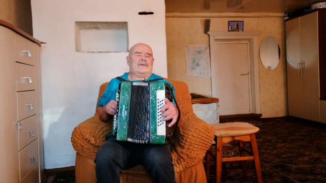 =ПОЗДНЕЙ ОСЕННЕЙ ПОРОЮ = ПОД ГАРМОНЬ В СВОЁМ ДОМЕ ПОЁТ ВАСЯ ПОПОВ.КИНО ВАСЬ! ПЕСНЯ НА ВСЕ ВРЕМЕНА! смотреть онлайн