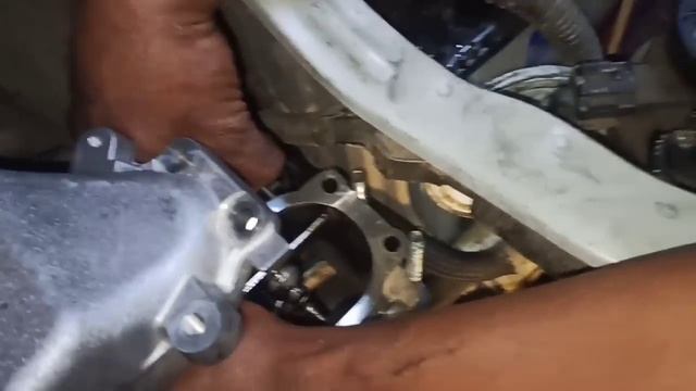 Cleaning EGR And Intake Manifold Toyota HiAce