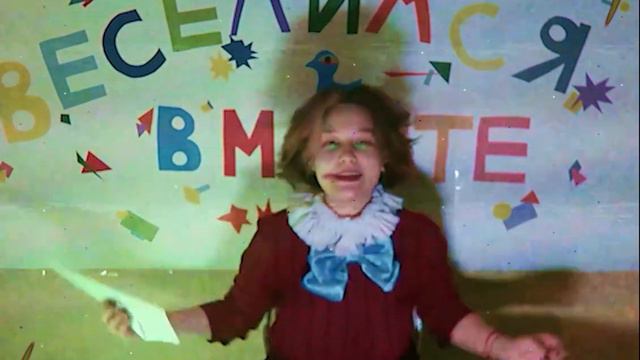 Учимся вырезать снежинки из бумаги с Тулей Мартыдлянко смотреть онлайн