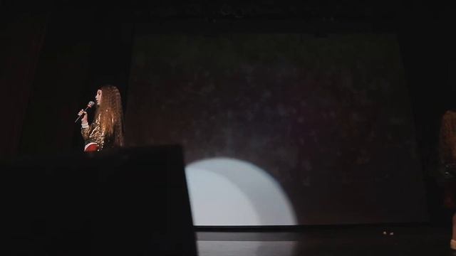 Савоневская Ксения и Савоневская Виктория – «Новый Год» смотреть онлайн