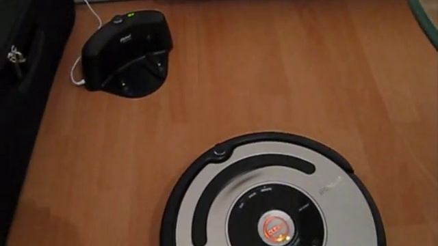 iRobot Roomba 560 returns home after work смотреть онлайн