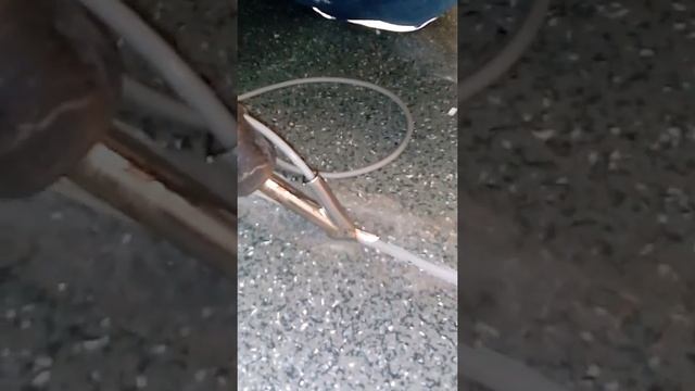КАК МЫ СКЛЕИВАЕМ ЛИНОЛИУМ 1 смотреть онлайн