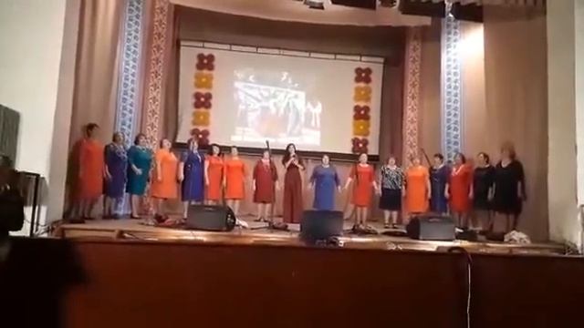 Любительский хоровой коллектив ИСТОКИ, песня "За тихой рекой" смотреть онлайн