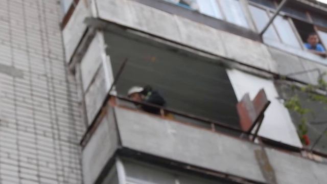 "Мы стучали, кричали ей", - соседи (видео "Корабелов.Инфо") смотреть онлайн