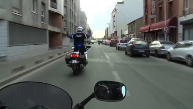 L'incroyable escorte médicale entre le 93 et Paris смотреть онлайн