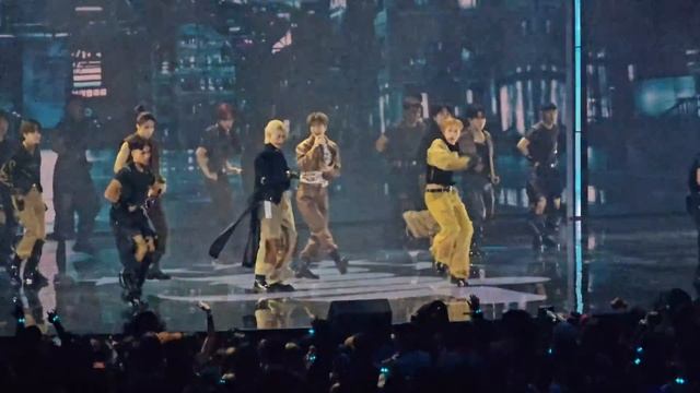 230912 Stray Kids - S-Class at VMA 2023 [FANCAM] смотреть онлайн