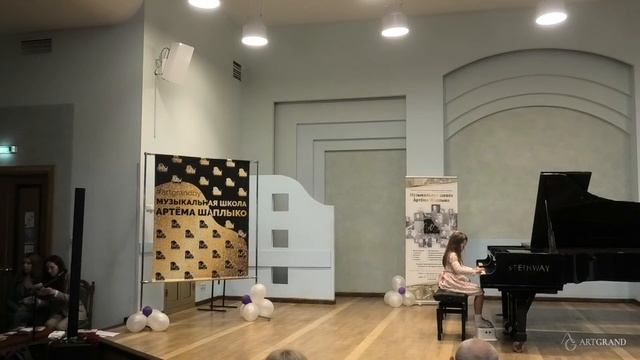 Дубенок Варя. Старинный танец «Контрданс» пер. С.Ляховицкой. смотреть онлайн