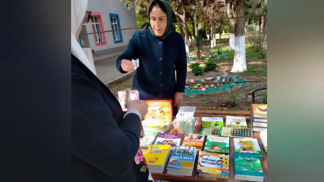 Uchtepa tumani 194maktabida "Kitob bizni birlashtiradi" mavzusiga tayorlangan vedii rolik смотреть онлайн