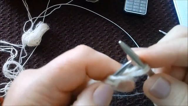 МОДНАЯ ВЯЗАНАЯ ШАПКА с оригинальной макушкой/ МК/ вязание спицами номер 5 смотреть онлайн