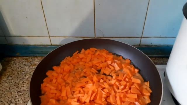 На обед щи и печёнка говяжья с гарниром смотреть онлайн