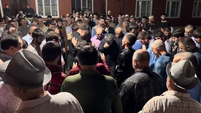 Шовкъа - зикр / Джамухи тезят 3-й буьйса / Курчалой15.08.23 г. смотреть онлайн